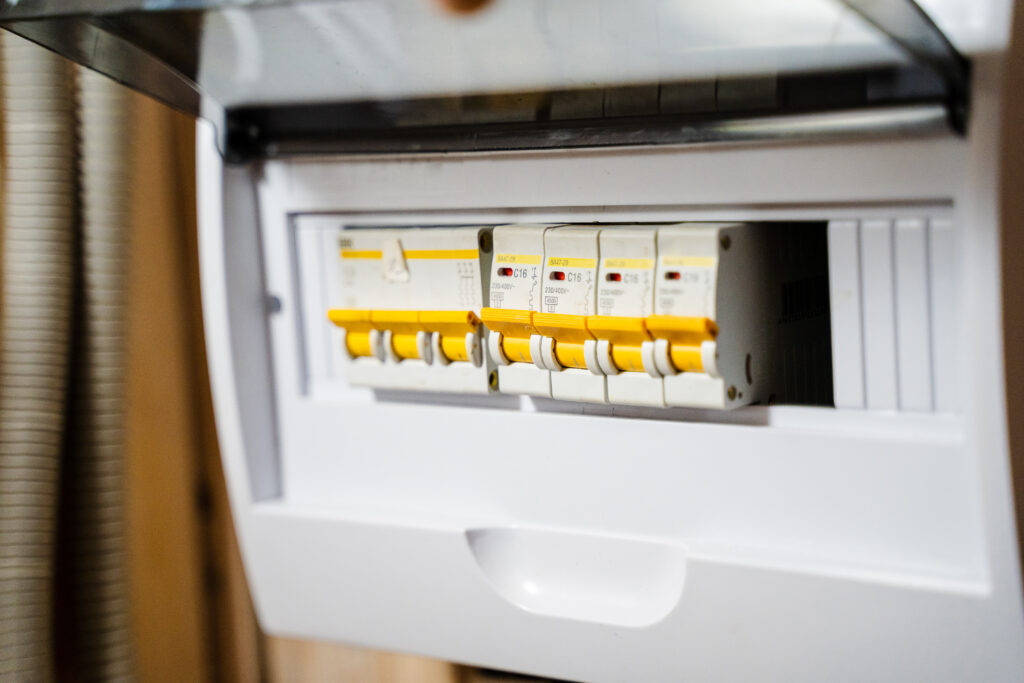 Fuse Boxes Should Be Replaced With Circuit Breaker